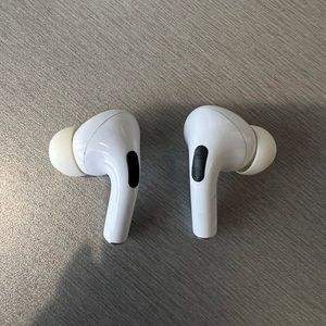 AirPod Pro’s without charging case
